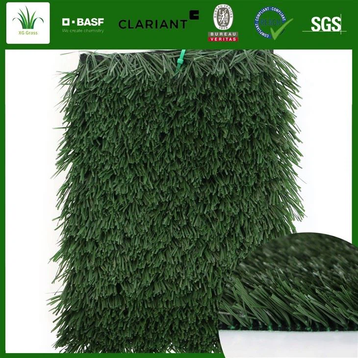 Pozinkované kolíky z umělého trávníku