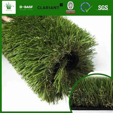 Předzahrádka terénní úpravy s umělým trávníkem